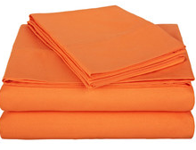 A 100% Cotton superKing Duvet Cover Set in rust color