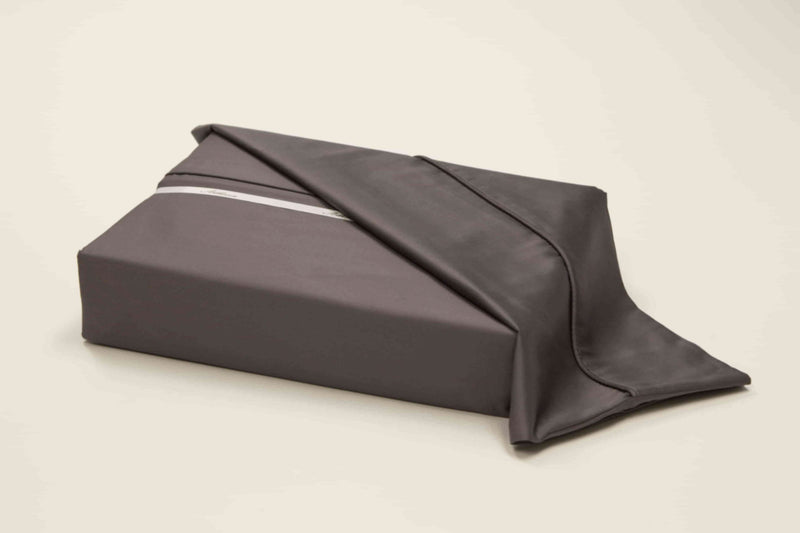 A 100% Long staple egyptian cotton sheet set including pillow cases in a black color